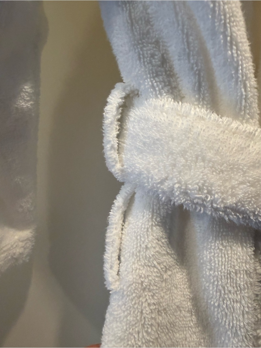 Like New Pottery Barn Teen Quick Dry Plush White Shawl Collar Bathrobe - Picture 2 of 4